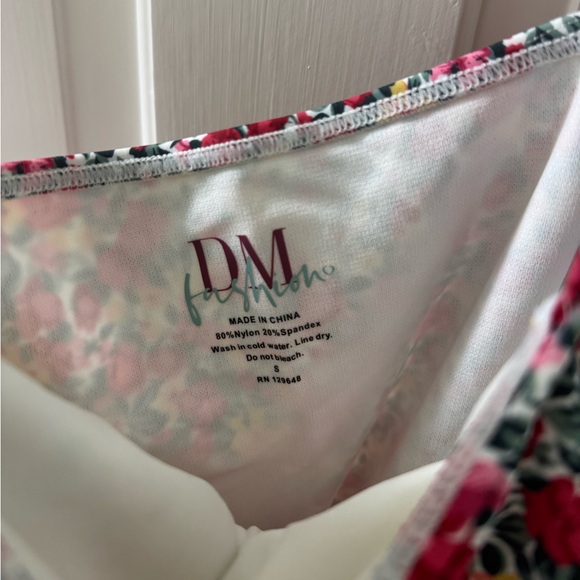 NWT DM Fashion Puff Sleeve Square Neck One Piece Swimsuit - Size SMALL - Picture 7 of 10